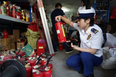 筑牢防火安全門(mén),溫州消防聯(lián)合市場(chǎng)監(jiān)管突擊檢查消防產(chǎn)品質(zhì)量